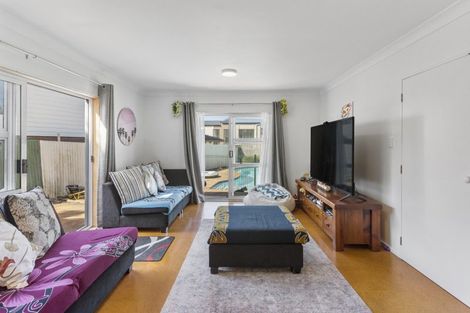 Photo of property in 17 Miles Avenue, Papatoetoe, Auckland, 2025