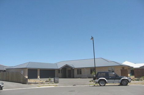 Photo of property in 20 Papaumu Green, Parklands, Christchurch, 8083