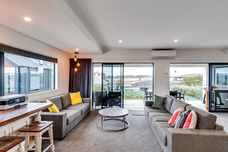 Photo of property in 54 Charles Street, Westshore, Napier, 4110