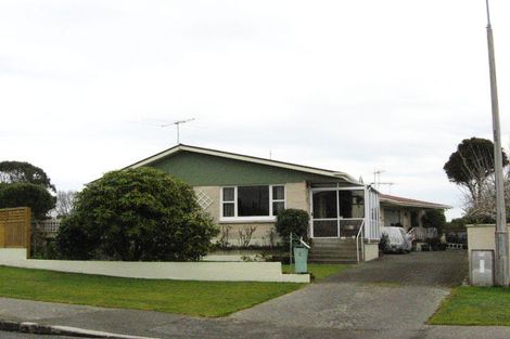 Photo of property in 2 Cruickshank Crescent, Rosedale, Invercargill, 9810