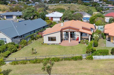 Photo of property in 7 Marewa Place, Waikanae Beach, Waikanae, 5036