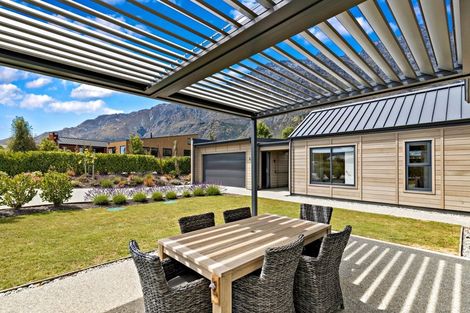Photo of property in 28 Mckellar Drive, Jacks Point, Queenstown, 9371