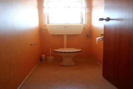 Photo of property in 2/2 Waterloo Road, Milford, Auckland, 0620