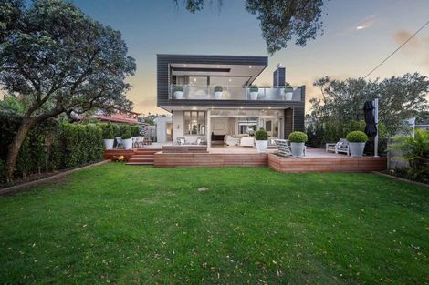 Photo of property in 37 Laurence Street, Manly, Whangaparaoa, 0930