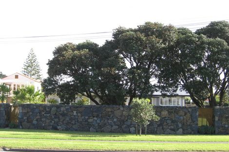 Photo of property in 1 Beach Road, Orewa, 0931