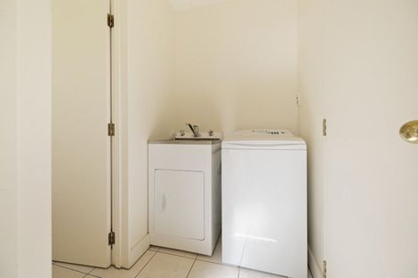 Photo of property in 32 Dart Place, Fernhill, Queenstown, 9300