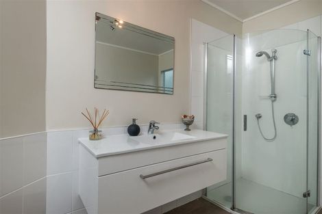Photo of property in 1/39 Radiata Lane, Chatswood, Auckland, 0626
