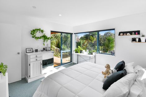 Photo of property in 18 Gibbs Crescent, Red Hill, Papakura, 2110