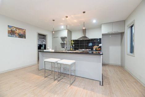 Photo of property in 45 Forrest Hill Road, Milford, Auckland, 0620