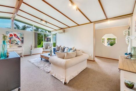 Photo of property in 34 Kirby Street, Glendene, Auckland, 0602