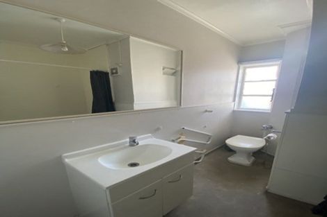 Photo of property in 2/243 The Terrace, Te Aro, Wellington, 6011