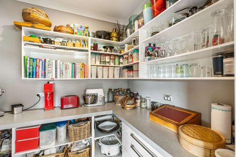 Photo of property in 10 Millbrook Drive, Waiuku, 2683