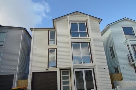 Photo of property in 28 Stephen Avenue, Henderson, Auckland, 0610