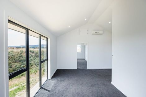 Photo of property in 54 Sardinia Grove, Fitzherbert, Palmerston North, 4410