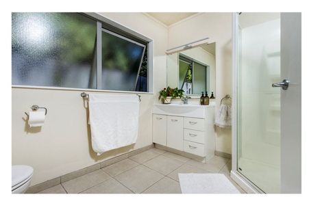 Photo of property in 6 Greville Road, Pinehill, Auckland, 0632
