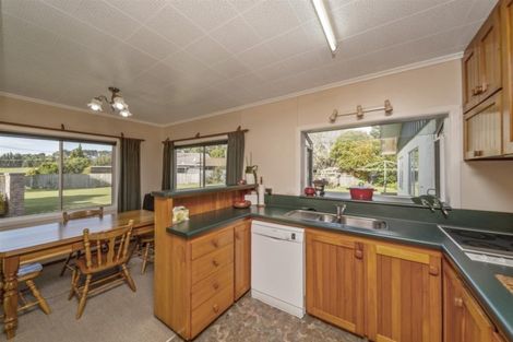 Photo of property in 40 Bear Street, Waverley, 4510