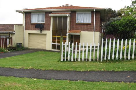 Photo of property in 2/30 Ridgemount Rise, Mangere Bridge, Auckland, 2022