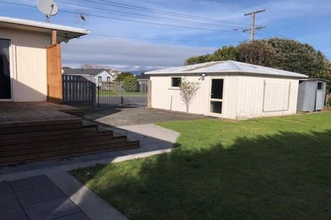 Photo of property in 1 Truby King Street, Merrilands, New Plymouth, 4312