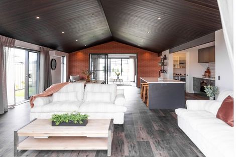 Photo of property in 32 Finstock Way, Rolleston, 7614