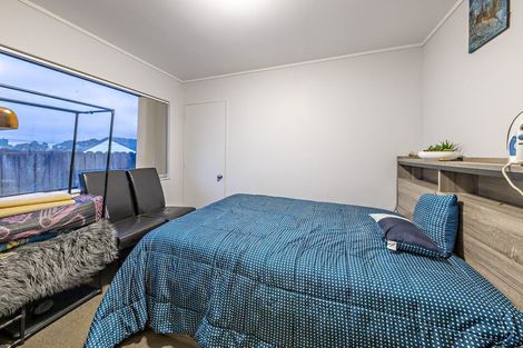 Photo of property in 2/27 Kopara Place, Clendon Park, Auckland, 2103