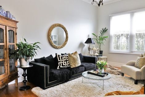 Photo of property in 128 Victoria Road, Devonport, Auckland, 0624