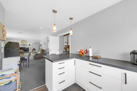 Photo of property in 28 Sunstone Crescent, Brown Owl, Upper Hutt, 5018