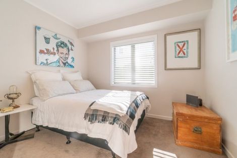 Photo of property in 33 Te Kawa Road, Greenlane, Auckland, 1061