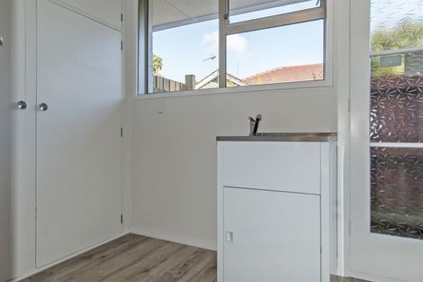 Photo of property in 1/86 Avonhead Road, Avonhead, Christchurch, 8042