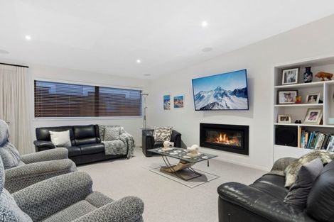 Photo of property in 33 Coast Boulevard, Papamoa Beach, Papamoa, 3118