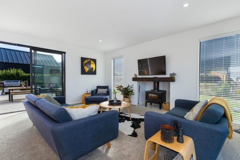 Photo of property in 1 Hovingham Court, Jacks Point, Queenstown, 9371