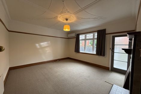 Photo of property in 5-5a Moncrieff Street, Mount Victoria, Wellington, 6011