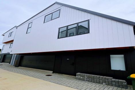 Photo of property in 14b Elcoat Avenue, Te Atatu South, Auckland, 0610