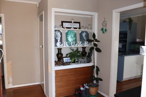 Photo of property in 8 Rollerson Street, Papakura, 2110