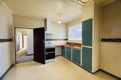 Photo of property in 29-31 Rangitira Avenue, Palmerston North, 4414