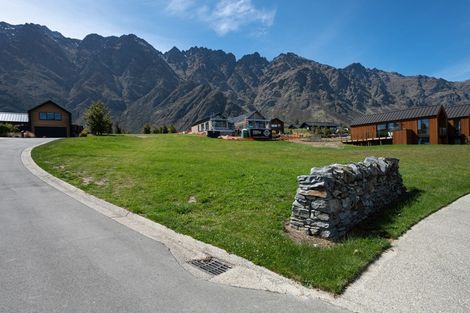 Photo of property in 15 Hackett Road, Jacks Point, Queenstown, 9371