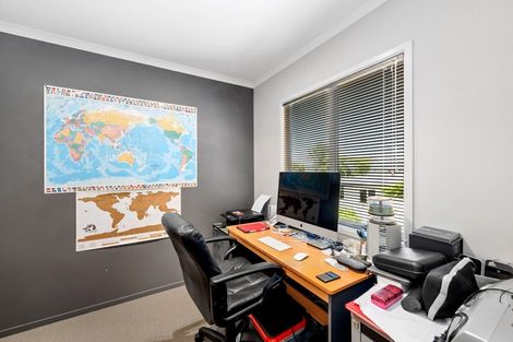 Photo of property in 20b Grand Vue Road, Kawaha Point, Rotorua, 3010