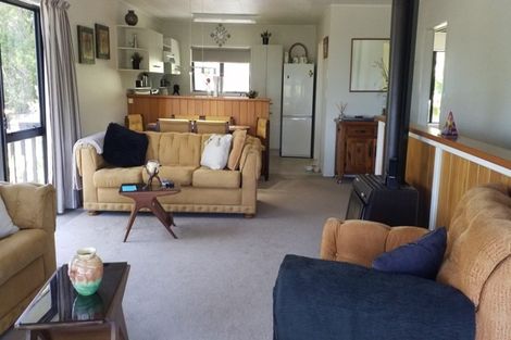 Photo of property in 4 Seaview Road, Cable Bay, 0420