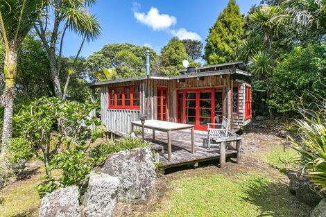 Photo of property in 10 Puriri Place, Tuateawa, Coromandel, 3583