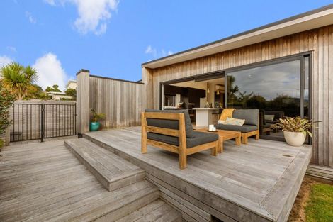 Photo of property in 1156a South Road, Oakura, 4314