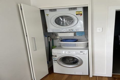 Photo of property in 17 Palliser Road, Roseneath, Wellington, 6011