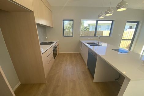 Photo of property in 4f Roby Street, Te Atatu Peninsula, Auckland, 0610