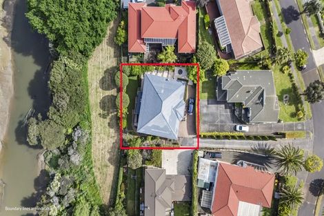 Photo of property in 7 Jubaea Place, Henderson, Auckland, 0610