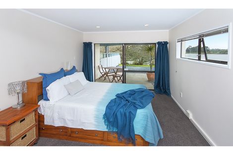 Photo of property in 25 Riverside Drive, Waiuku, 2123