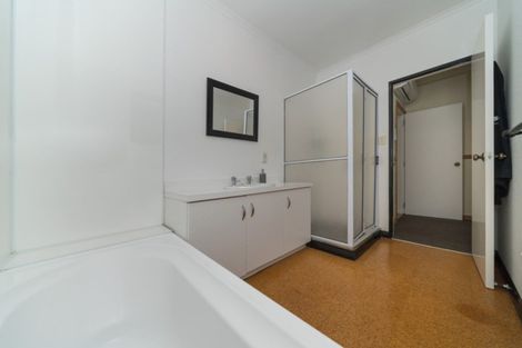 Photo of property in 31 Winston Avenue, Hokowhitu, Palmerston North, 4410