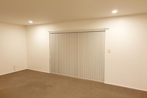 Photo of property in 1/64 Hogans Road, Glenfield, Auckland, 0629