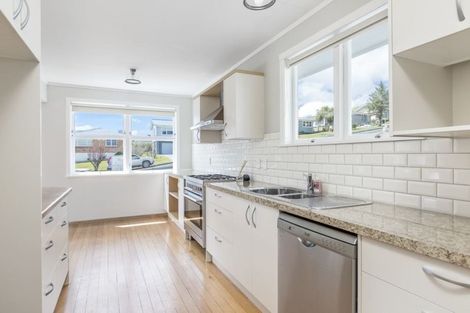 Photo of property in 12 Walton Avenue, Warkworth, 0910