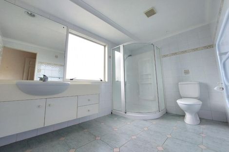 Photo of property in 11 Santa Ana Drive, Shamrock Park, Auckland, 2016