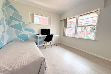 Photo of property in 15 Halberg Street, Papakura, 2110