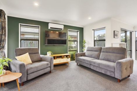 Photo of property in 13 Lancewood Way, Rangiora, 7400