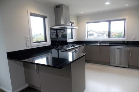 Photo of property in 8 Tongariro Drive, Aotea, Porirua, 5024